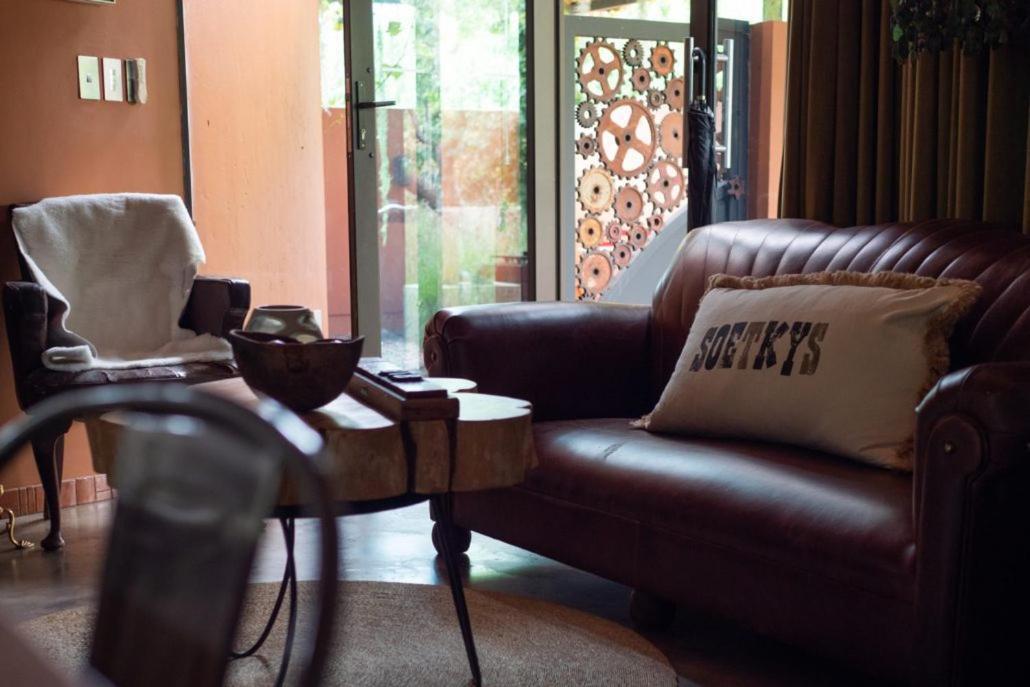 Liedjiesbos Urban Olive Farm Bed & Breakfast Bloemfontein Luaran gambar